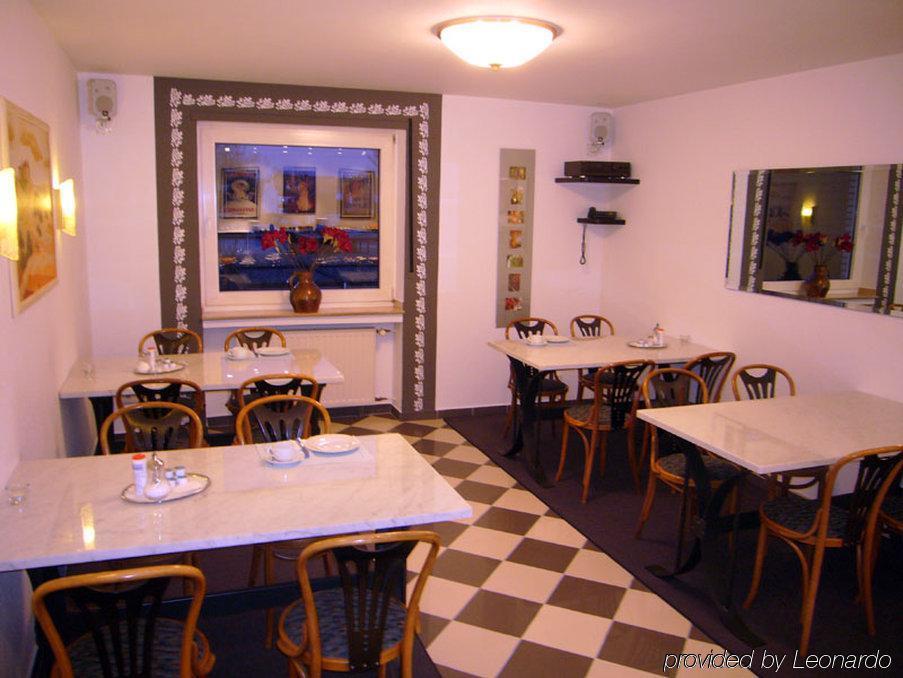 Hotel Alt Büttgen Kaarst Buitenkant foto