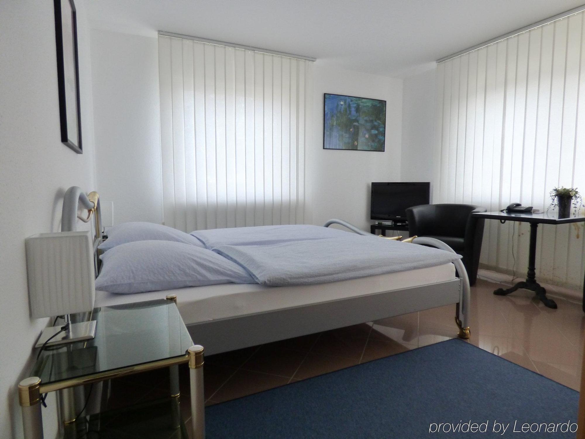 Hotel Alt Büttgen Kaarst Buitenkant foto