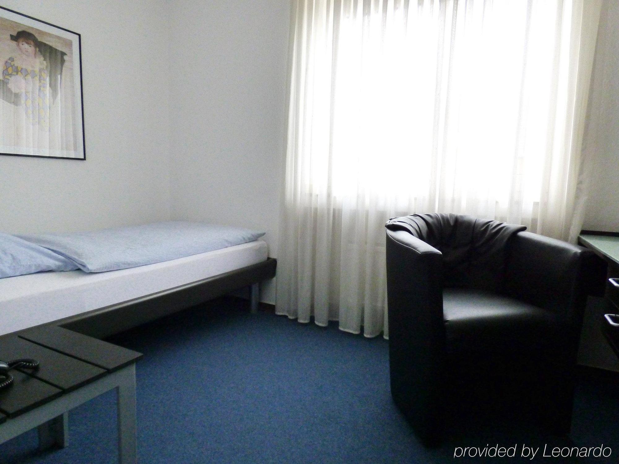 Hotel Alt Büttgen Kaarst Buitenkant foto