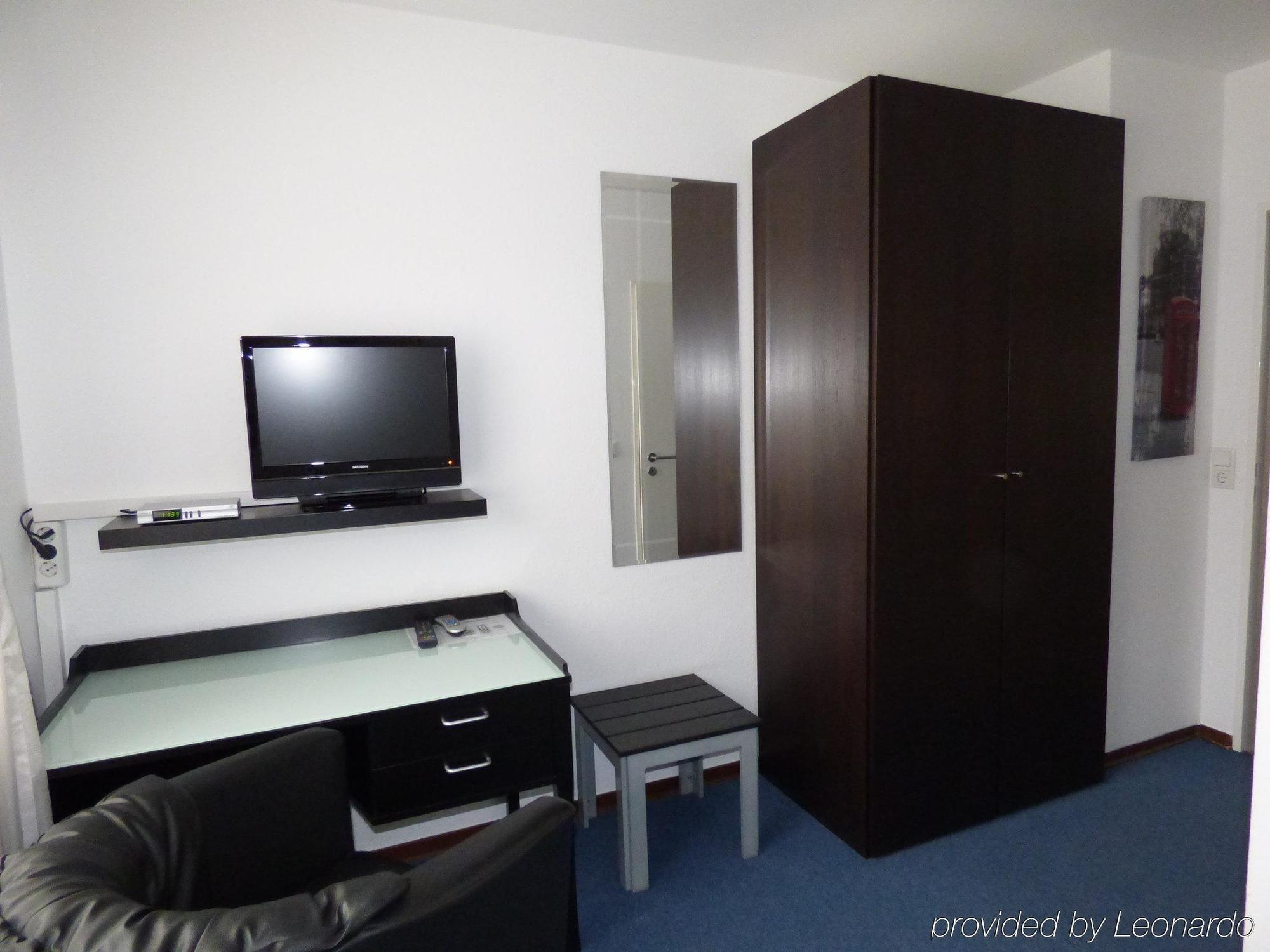 Hotel Alt Büttgen Kaarst Buitenkant foto