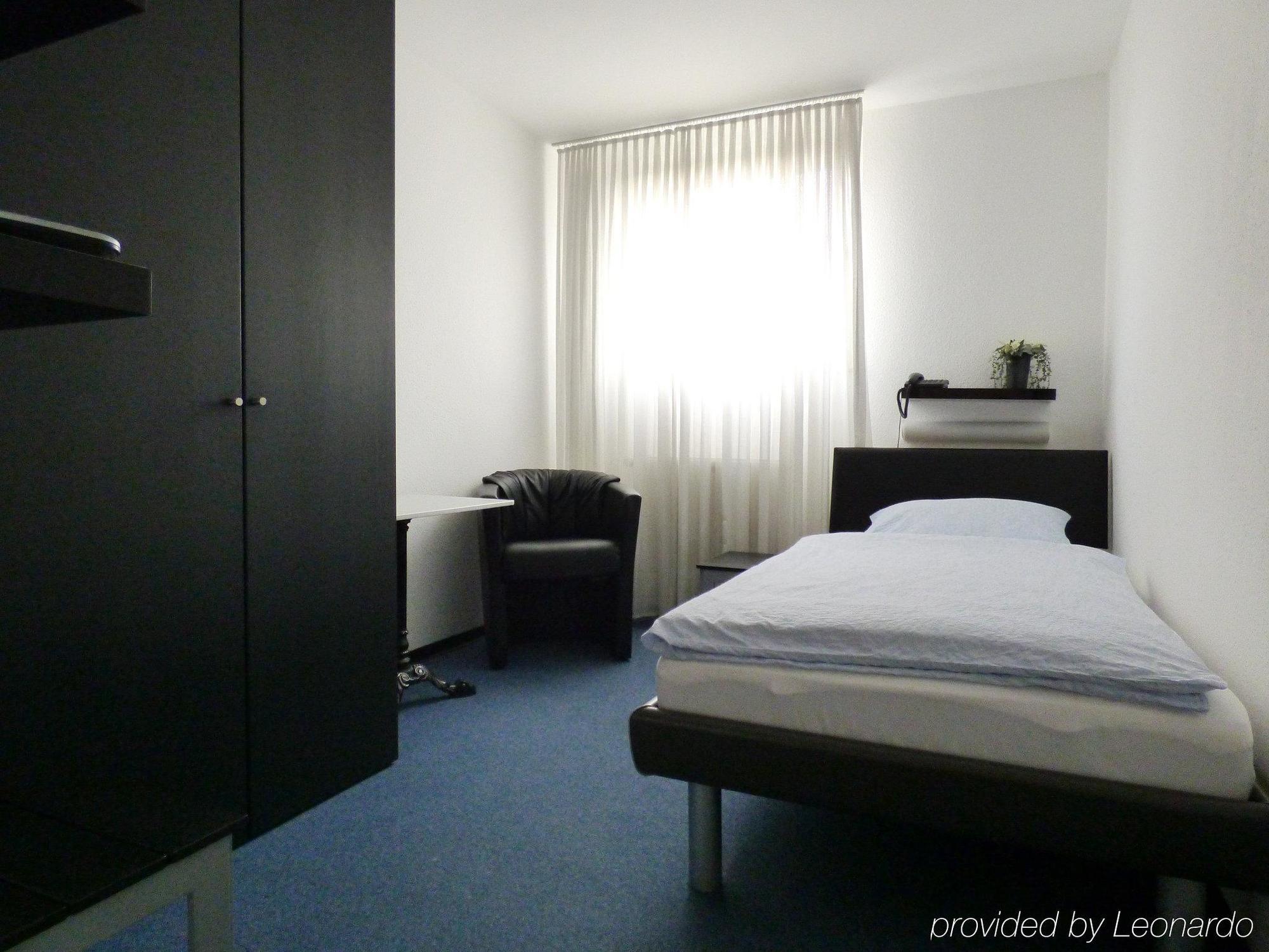 Hotel Alt Büttgen Kaarst Buitenkant foto
