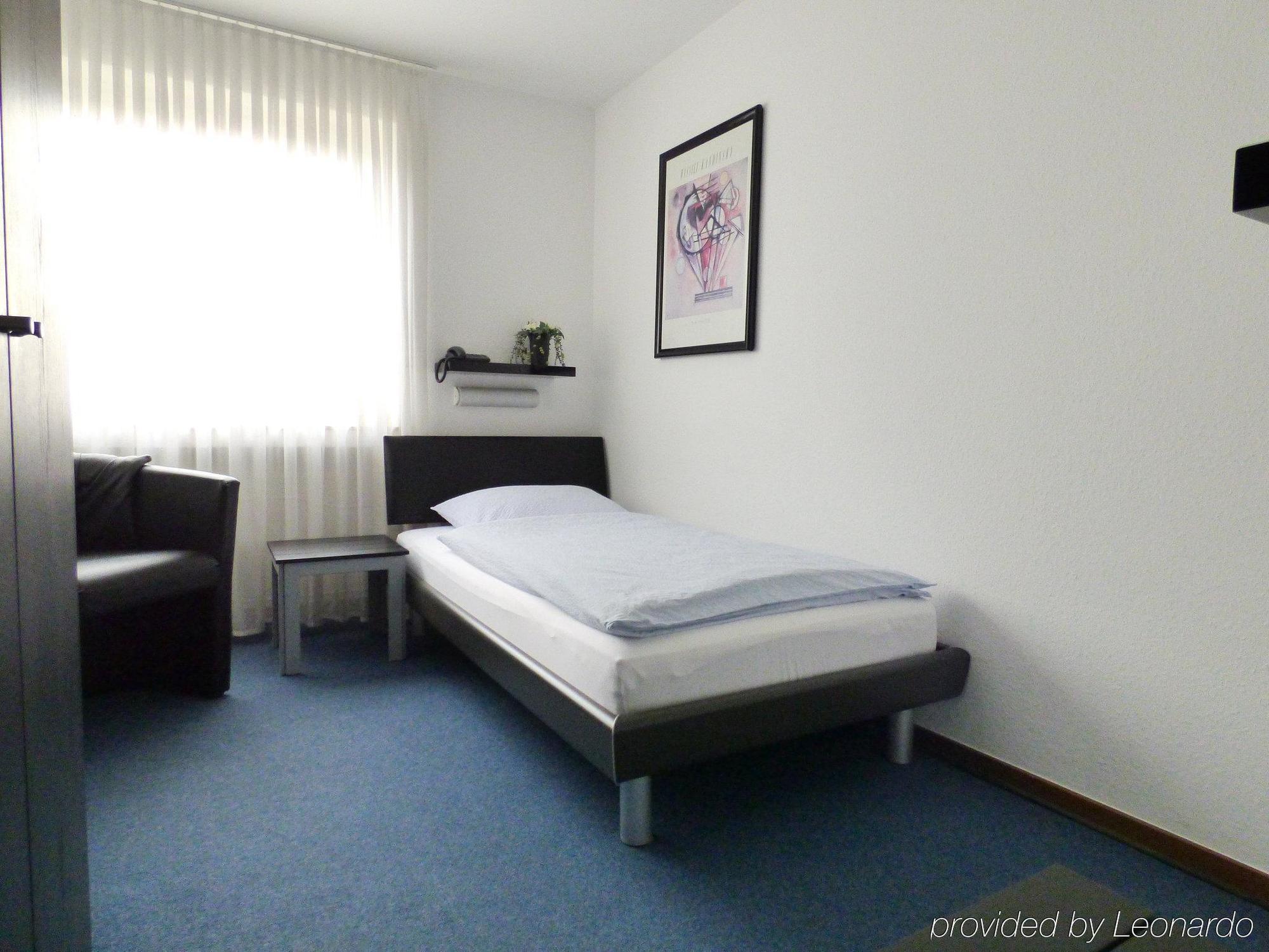 Hotel Alt Büttgen Kaarst Buitenkant foto