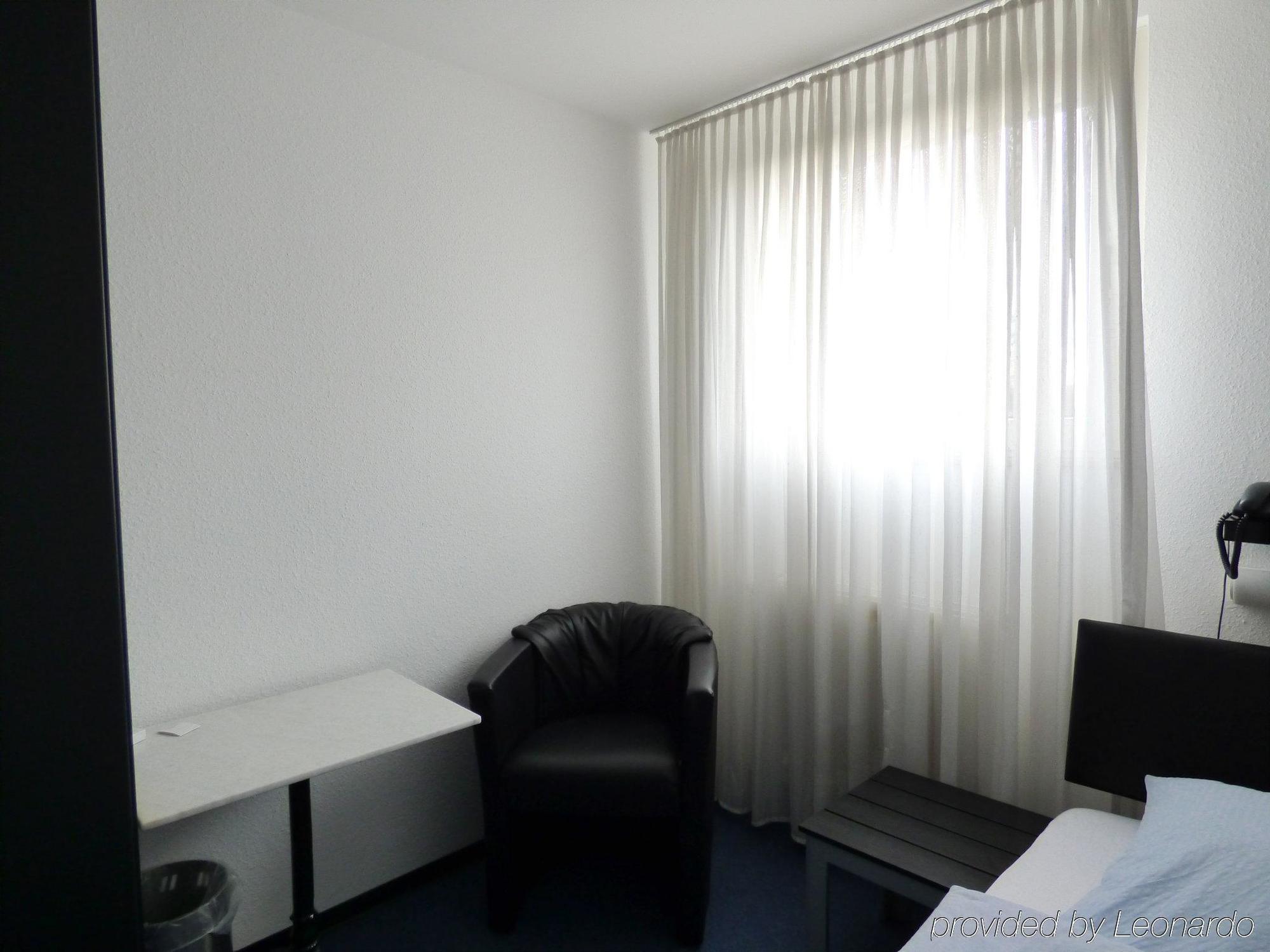 Hotel Alt Büttgen Kaarst Buitenkant foto