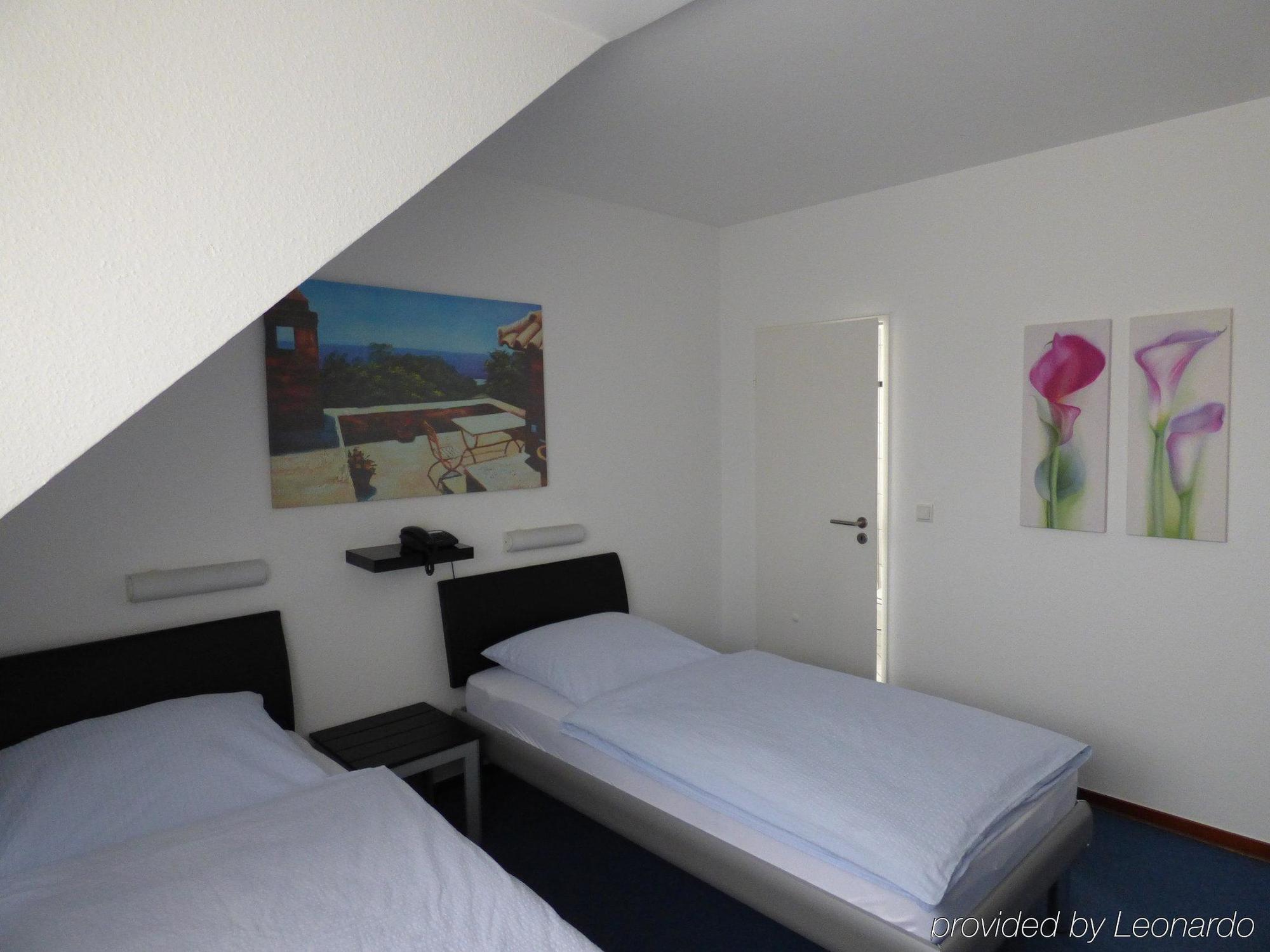 Hotel Alt Büttgen Kaarst Buitenkant foto