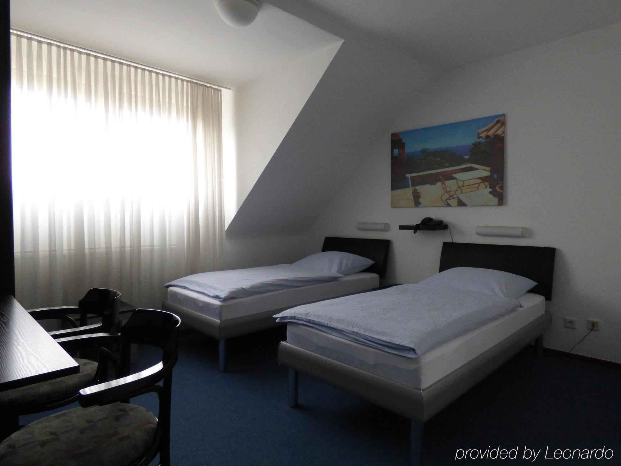 Hotel Alt Büttgen Kaarst Buitenkant foto