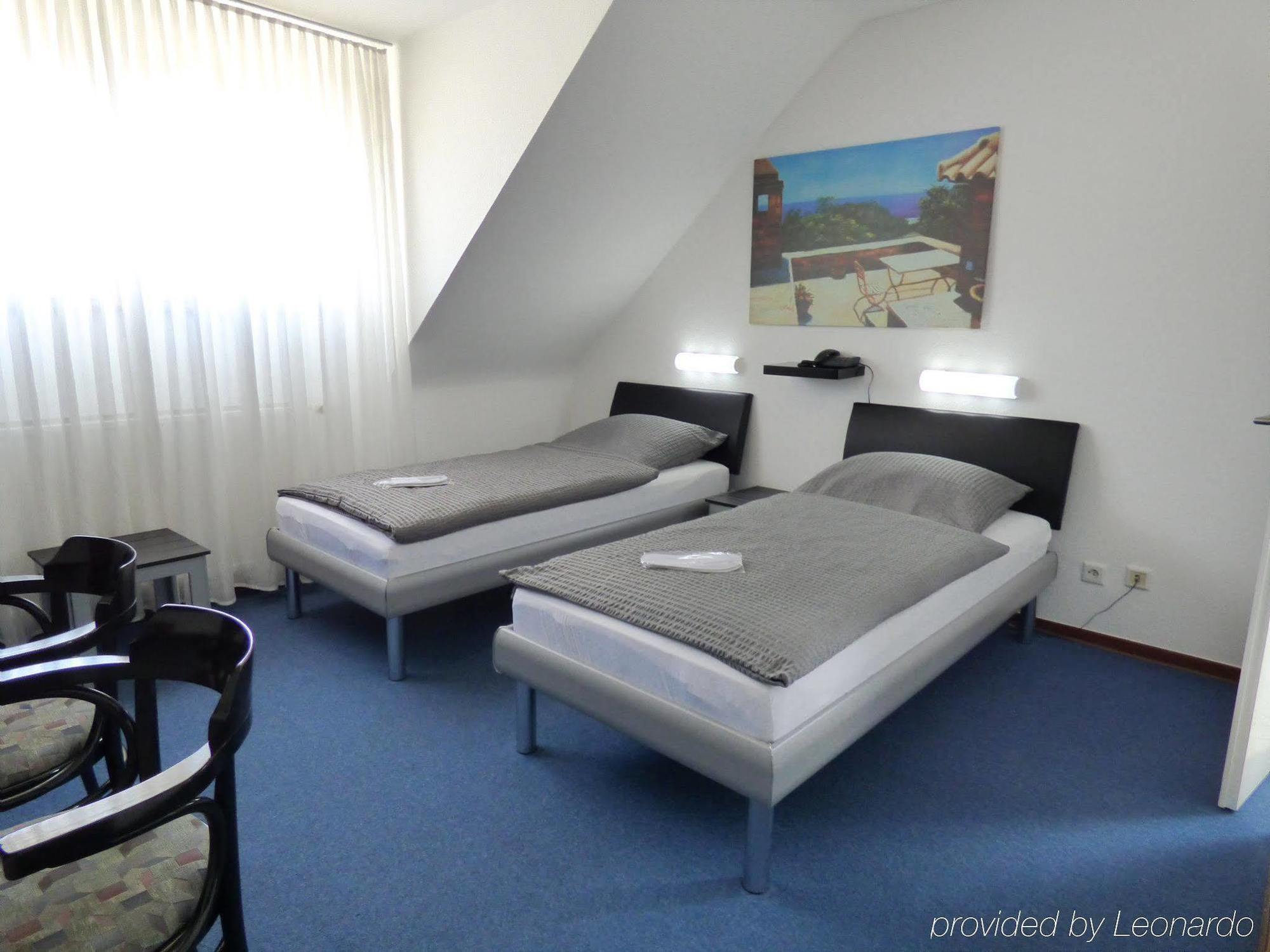 Hotel Alt Büttgen Kaarst Buitenkant foto