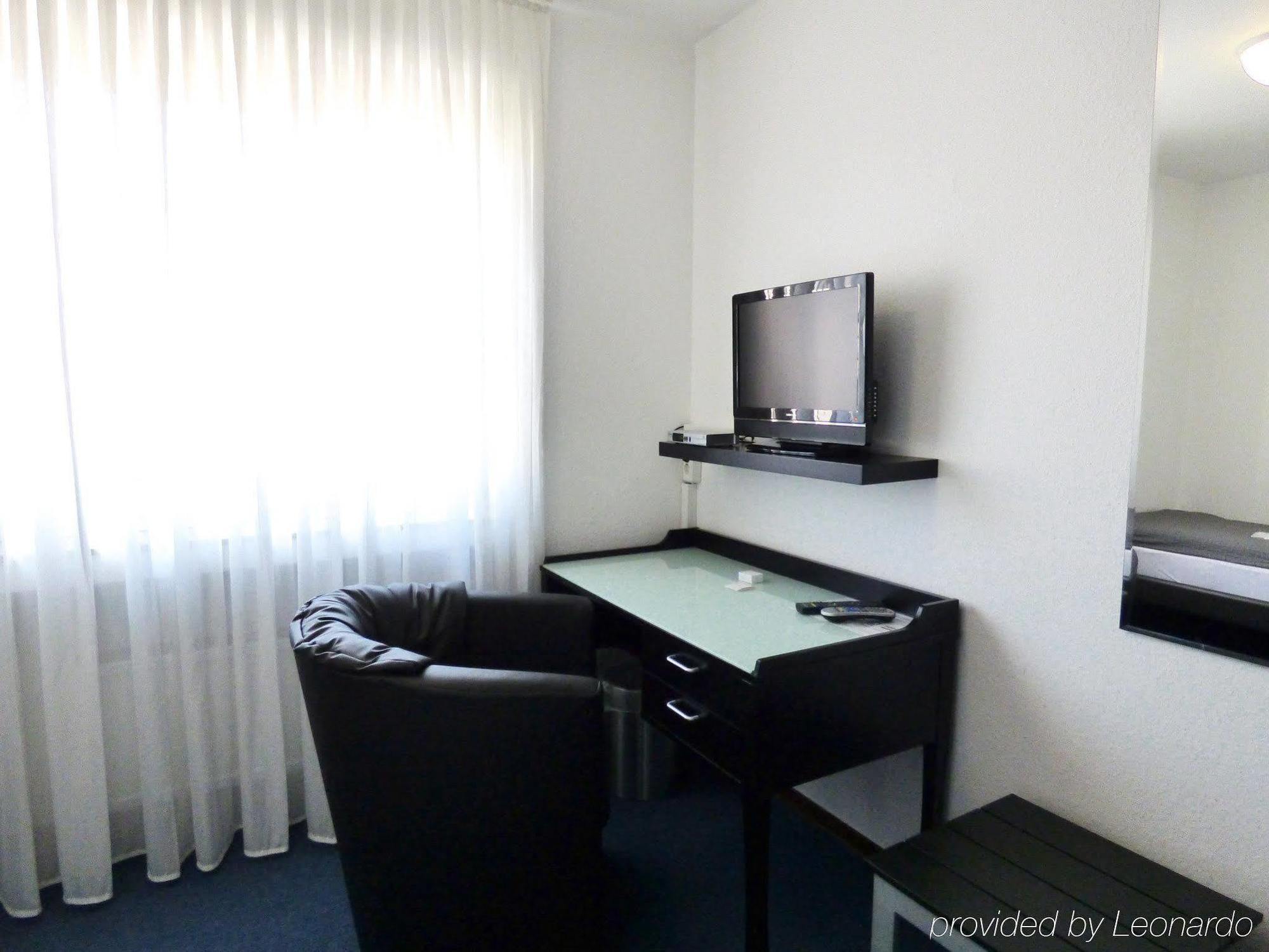 Hotel Alt Büttgen Kaarst Buitenkant foto